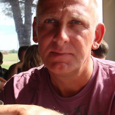 André